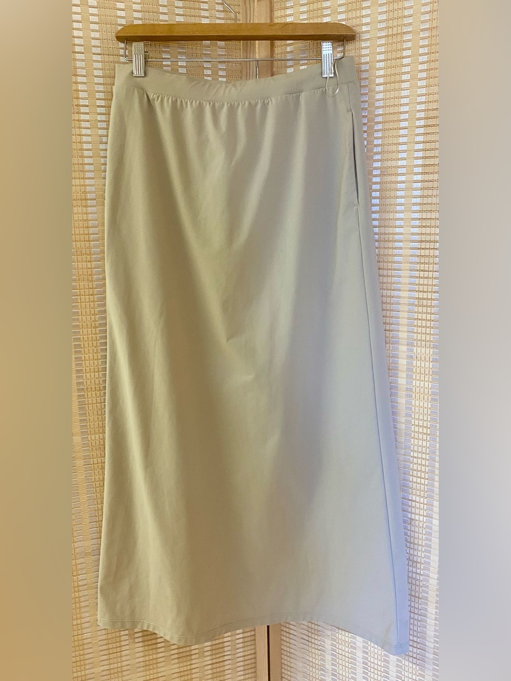 Uniqlo Airism Beige Maxi Skirt